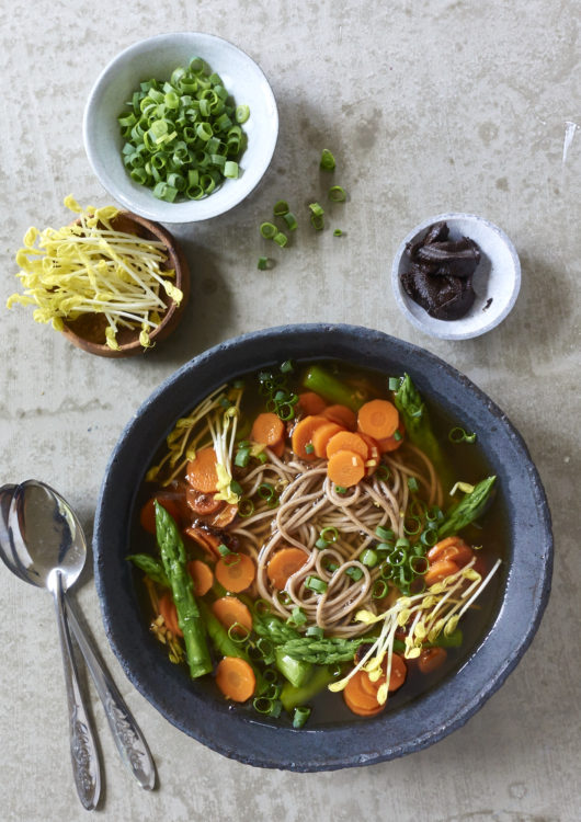 Schnell und gesund: Würzige Miso-Suppe | eat sleep green